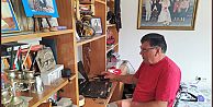 EMEKLİ MAAŞI VE BİR KİRA GELİRİ İLE SEKİZ ÖĞRENCİYE BURS VERİYOR